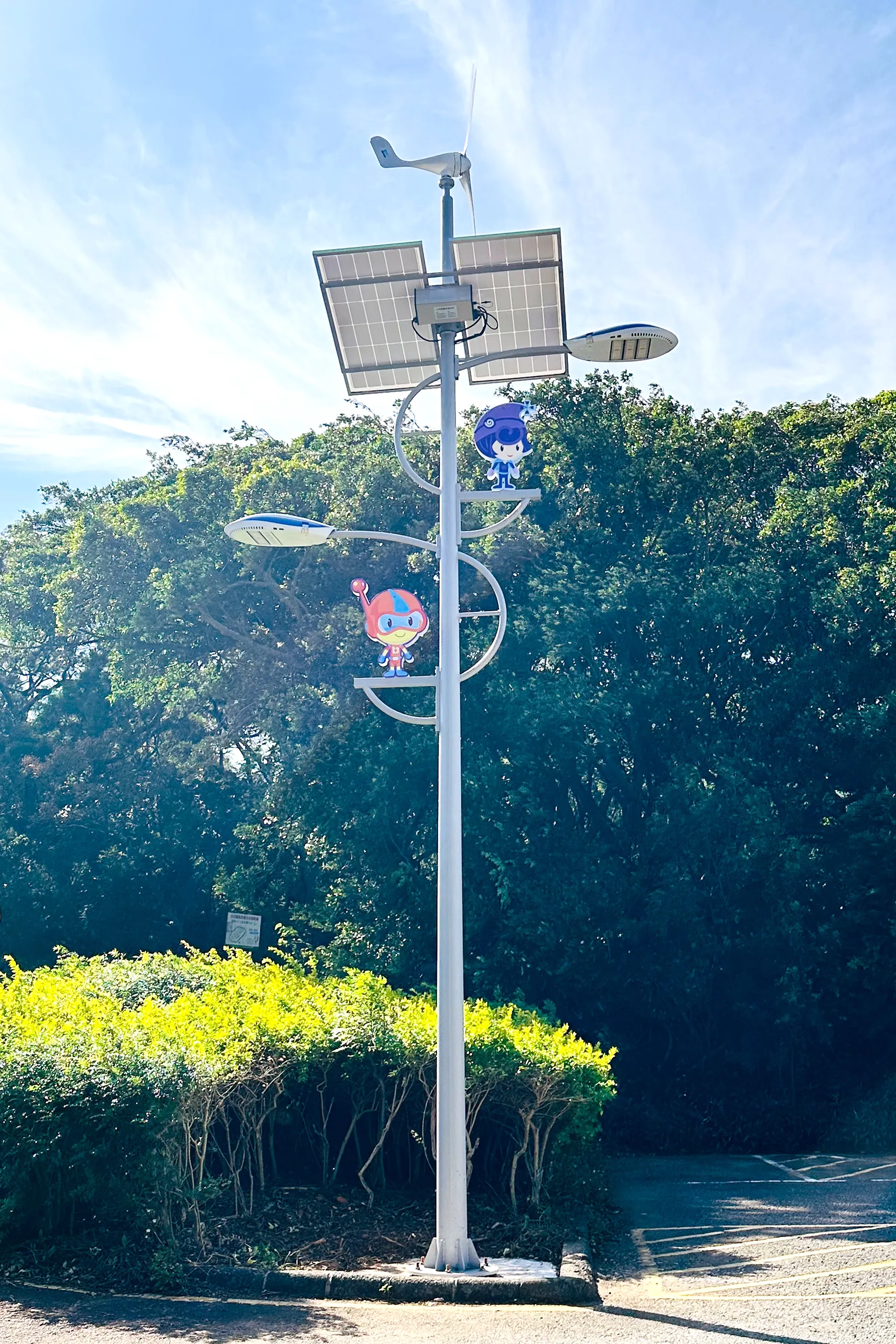 優質化計畫補助:小叮噹科學主題樂園風光雙軌儲能式LED路燈